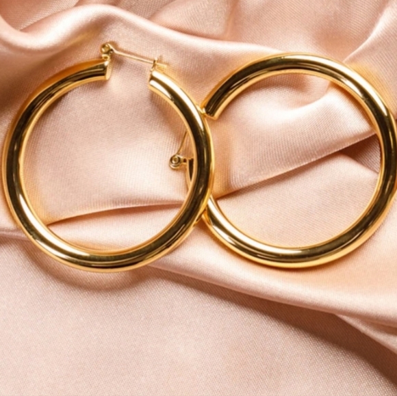 New Gold Round CLASSICAL HOOP EARRINGS - Picture 2 of 3
